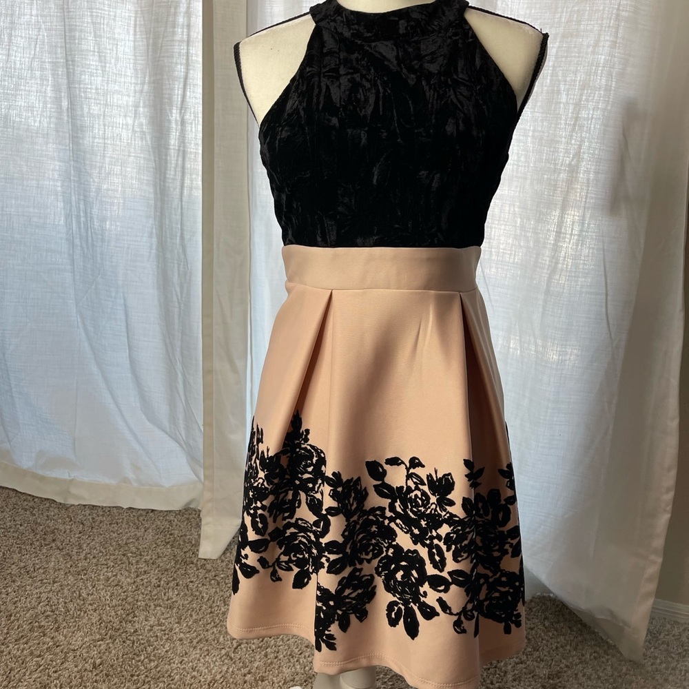 Women’s formal cocktail dress